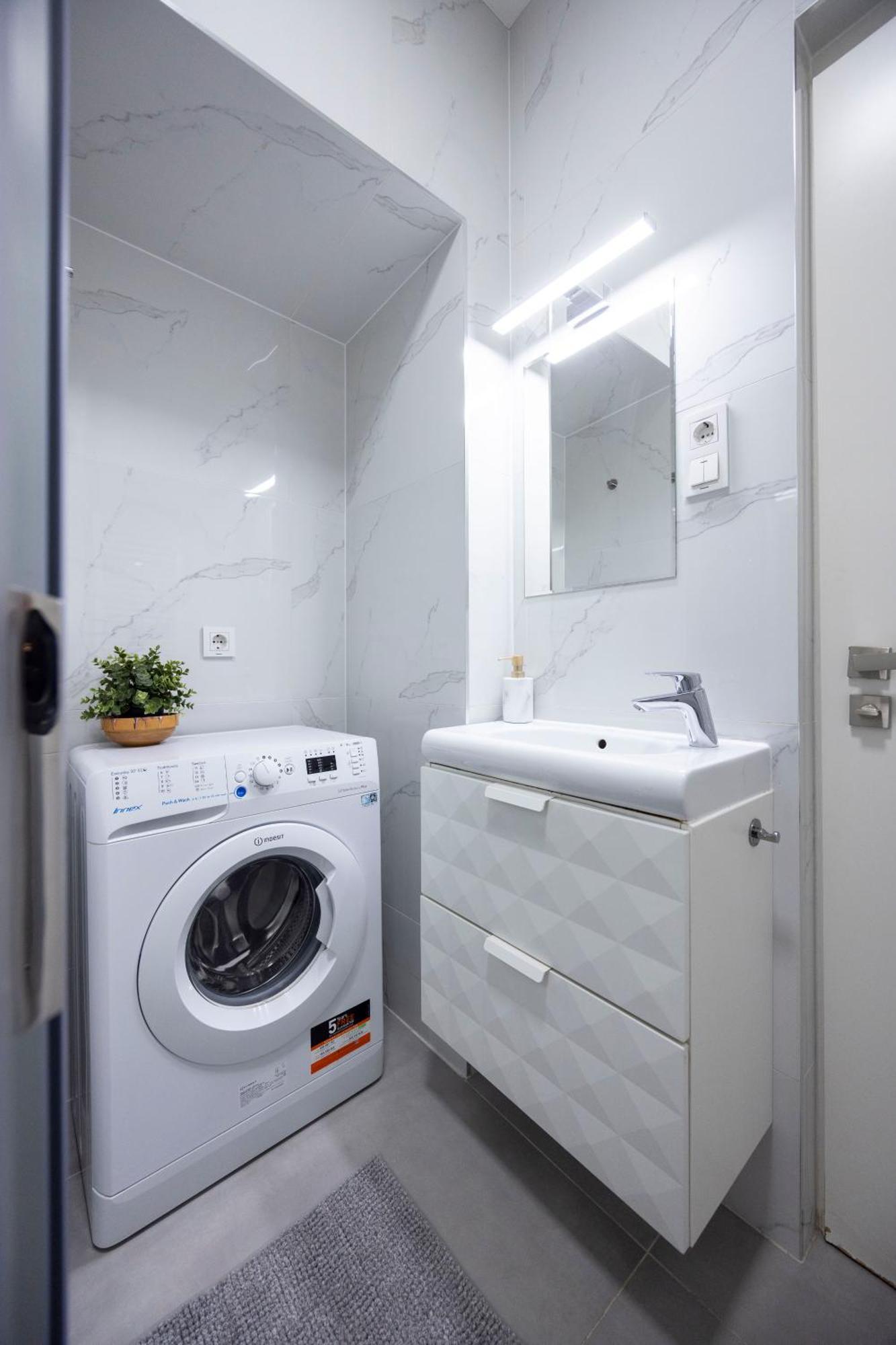 Spacious Cozy Home With 4Bedroom In The Heart Of Bp Budapest Eksteriør bilde