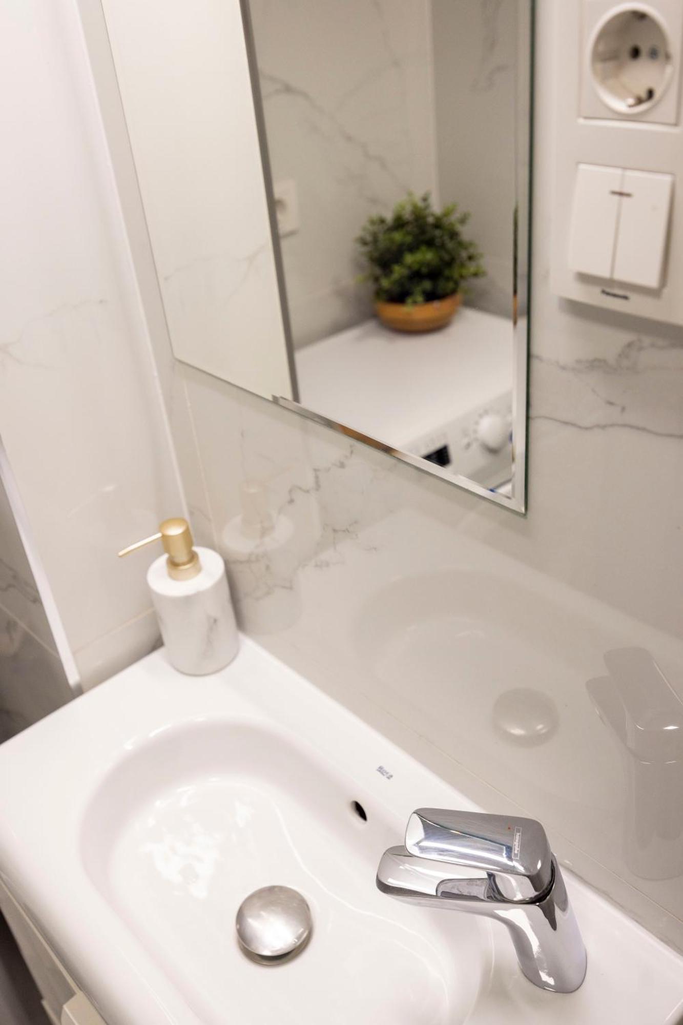 Spacious Cozy Home With 4Bedroom In The Heart Of Bp Budapest Eksteriør bilde